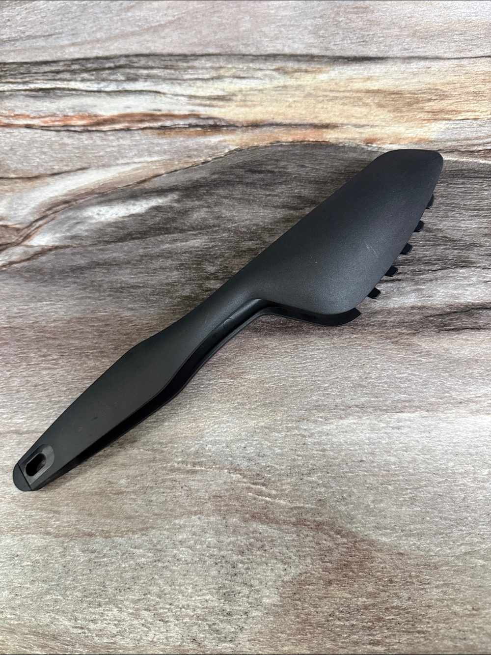 Tupperware Chef Series Tongs - Picture 2 of 4